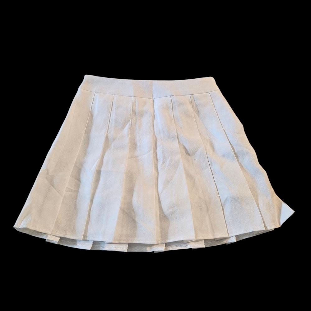 Elegant White Pleated Skirt